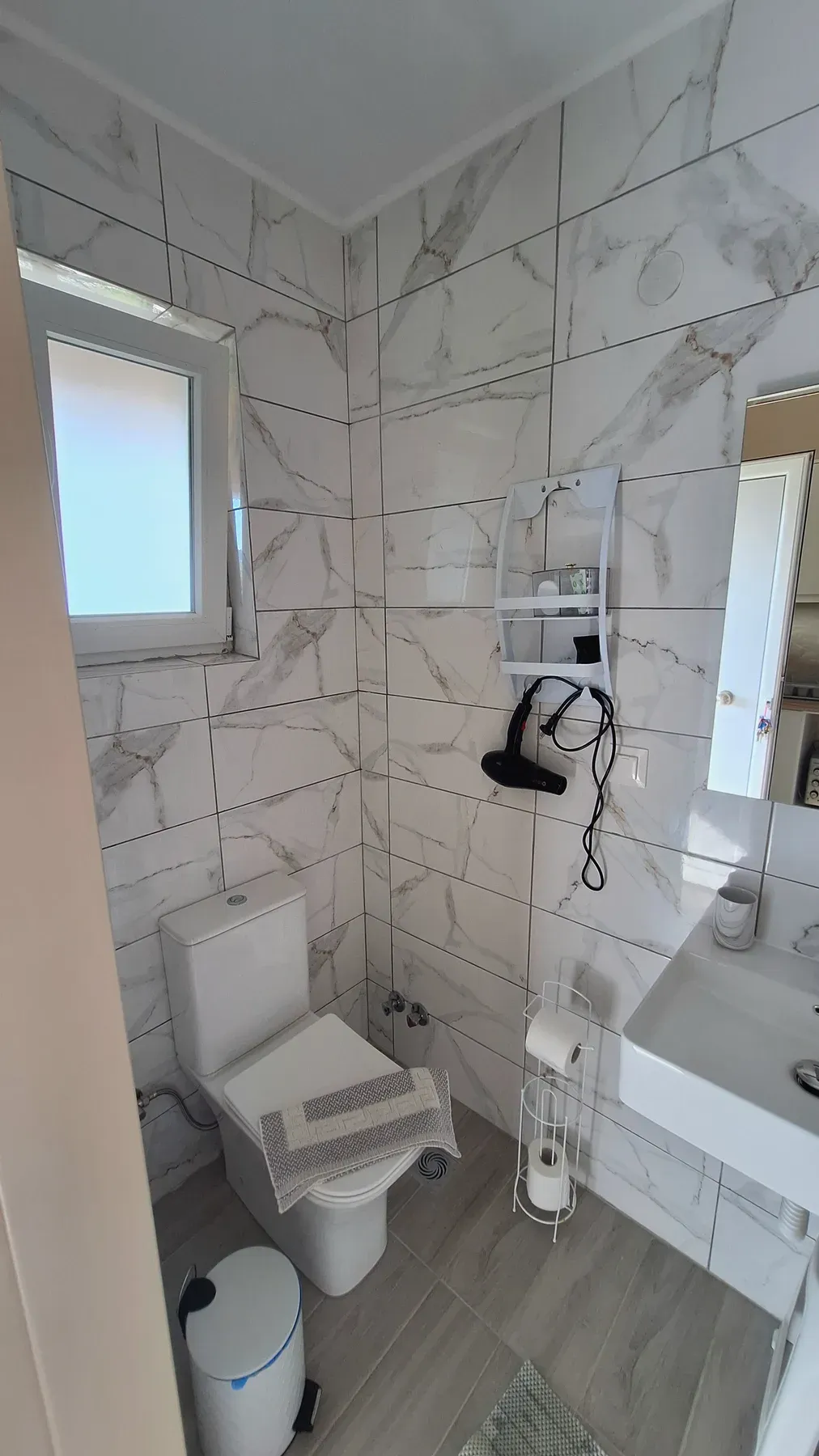 Private bathroom in Apartment 9 at Antzela Apartments