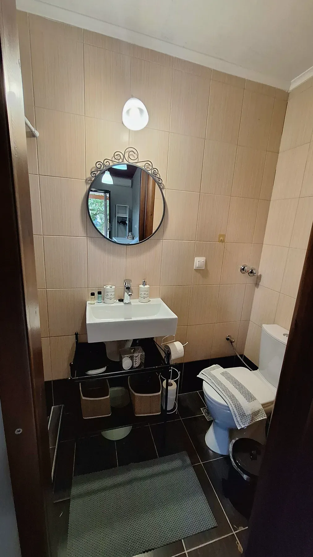 Private bathroom in Apartment 11 at Antzela Apartments